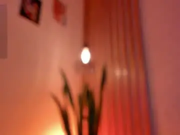 Pawggirl18  live sex cam