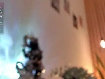 Pawggirl18  live sex cam