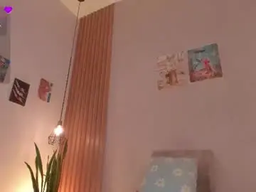 Pawggirl18  live sex cam