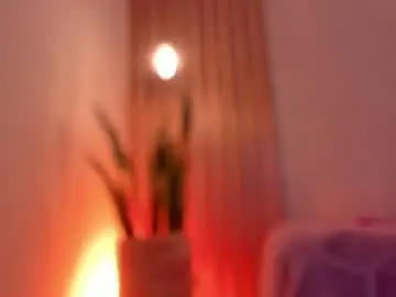 Pawggirl18  live sex cam