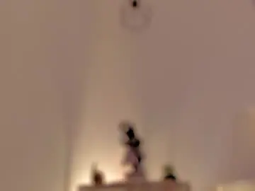 Pawggirl18  live sex cam