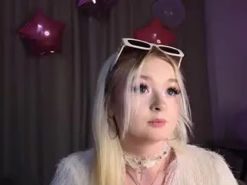 Twinklefluff  live sex cam