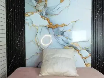 Anyamonroy  live sex cam