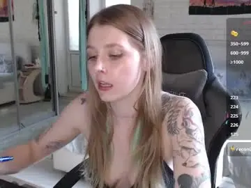 Helenundersin  live sex cam