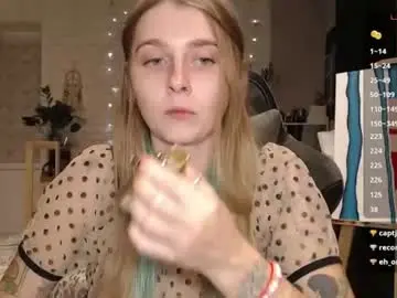 Helenundersin  live sex cam