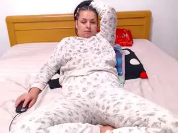 Jessiestar3  live sex cam