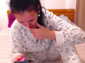 Jessiestar3  live sex cam