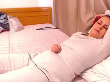 Jessiestar3  live sex cam