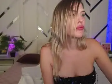 Ladyylaura  live sex cam