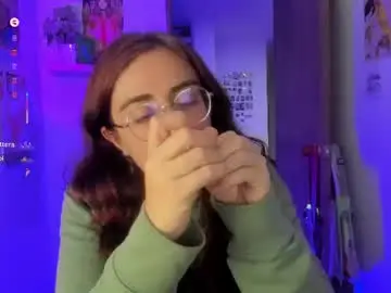 Linda_giggle  live sex cam