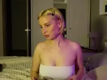 Sweetpunisher1  live sex cam