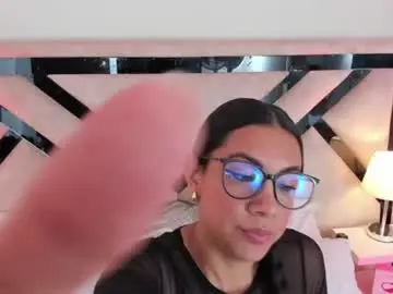 Chloe_milf_  live sex cam