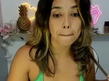 Dona_tella  live sex cam