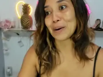 Dona_tella  live sex cam
