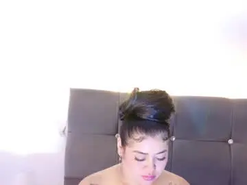 Ema_foxxy  live sex cam