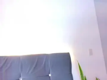 Ema_foxxy  live sex cam