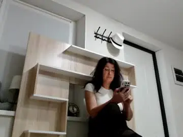Increible_della  live sex cam
