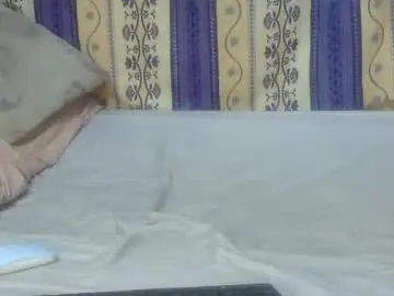 Juicy_ass10  live sex cam