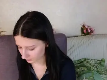 Krissshoww  live sex cam