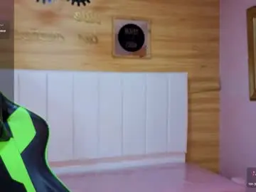 Mia_ponce_a  live sex cam