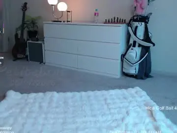 Petitebrat  live sex cam