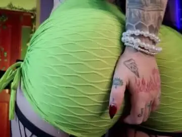 Queenlamia  live sex cam