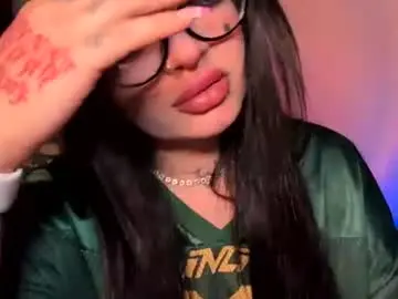 Queenlamia  live sex cam