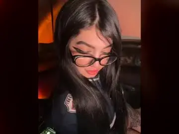 Queenlamia  live sex cam