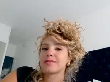 Theislandgirl  live sex cam