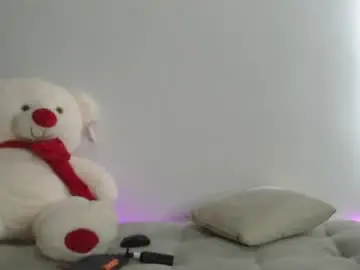 Zara_fox03  live sex cam