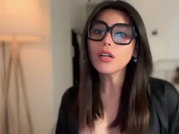 _meganvalle  live sex cam