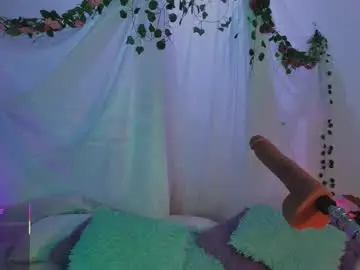 Centaurigirls  live sex cam