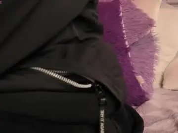 Centaurigirls  live sex cam