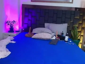Elenna_boobs_  live sex cam