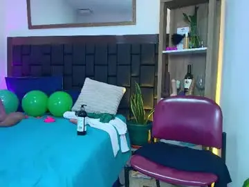 Elenna_boobs_  live sex cam