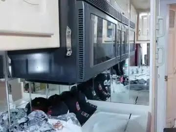 Embersburningup  live sex cam