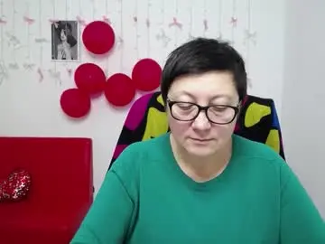 Emilyl0vee  live sex cam