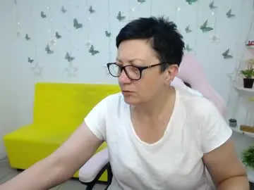 Emilyl0vee  live sex cam