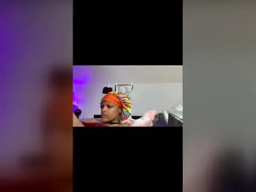 Lilpupjae  live sex cam