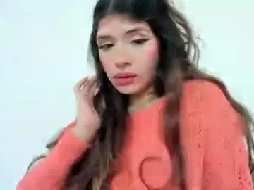 Lucyportman  live sex cam