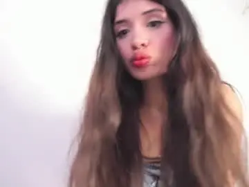 Lucyportman  live sex cam