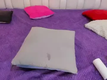 Meganqueen2  live sex cam