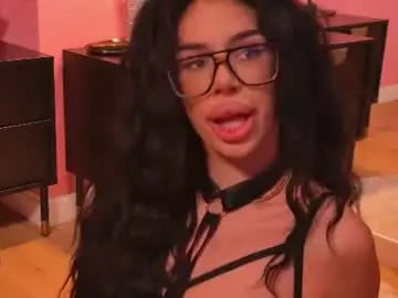 Reinatriana  live sex cam