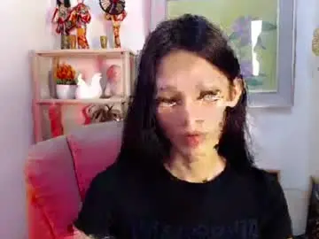 Sassynrich  live sex cam