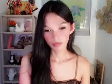 Sassynrich  live sex cam