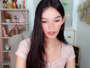 Sassynrich  live sex cam