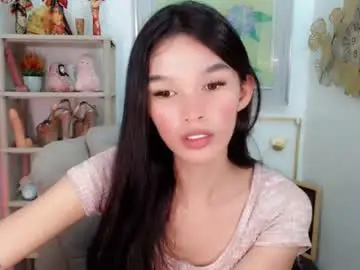 Sassynrich  live sex cam