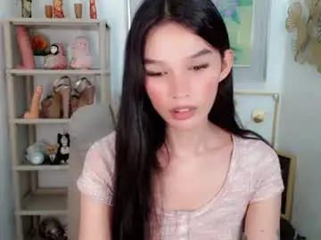 Sassynrich  live sex cam
