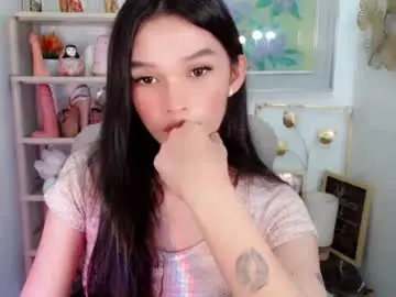 Sassynrich  live sex cam