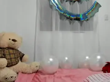 Foxeveline  live sex cam
